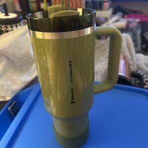 Starbucks Stanley 40oz Fall 2024 Olive Green Pearl Quencher Tumbler